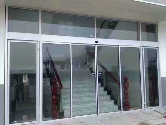 ���̰���